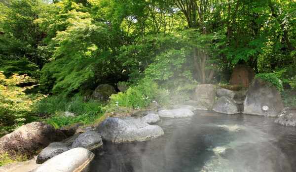 美肌の湯として評判の露天風呂