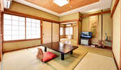 *和室8〜10畳+次の間/6名様までご宿泊いただけます。ご家族やグループでご利用下さい。