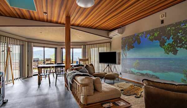 リビングルーム。お部屋は導線の良い平屋の2LDKです。