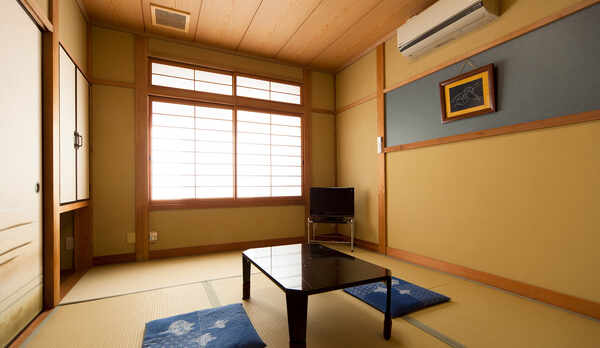 ・和室6畳一例：少人数でのお泊りに