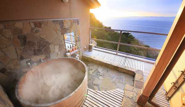 展望・貸切露天風呂〜駿河湾に沈む夕日・星空・颯爽と抜ける潮風を浴びて〜