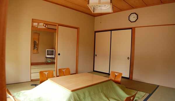 ６畳＋８畳＋トイレ