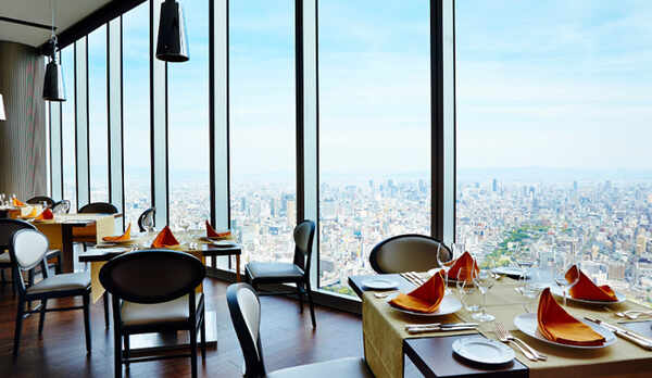 57階　レストラン「ZK」（ジーケー）