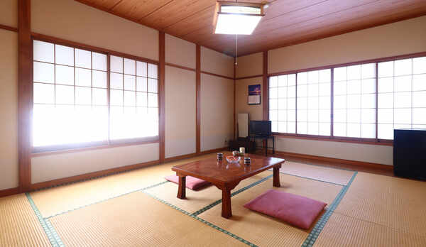 海側和室10畳◆広々とした心地よいお部屋