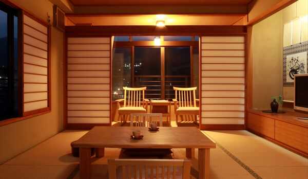 せせらぎの音を感じる寛ぎの和室