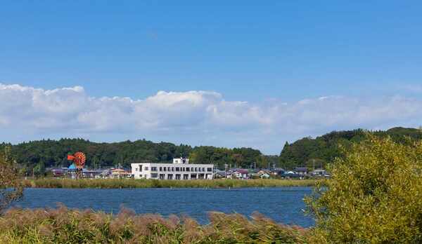 湖畔に佇むつるるんの湯宿