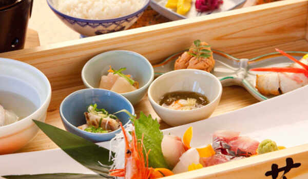 【トロ箱ミニ御膳】朝獲れ魚介を中心とした量控えめのお料理♪女性や少食の方にオススメ！