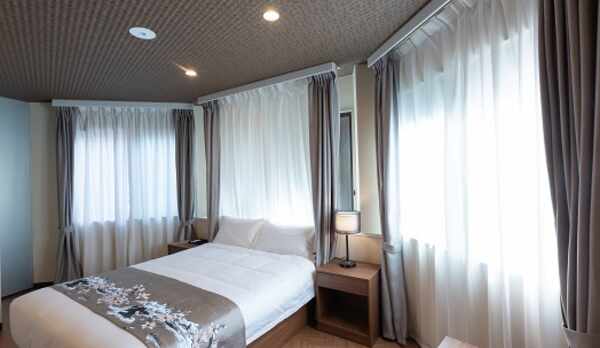 デラックスクイーン