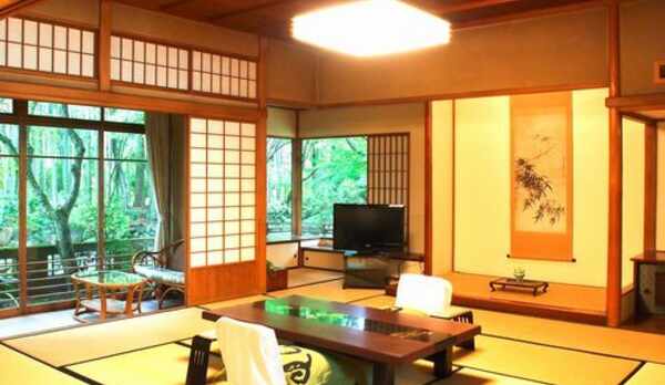 【特別室棟の一例】書院数奇造り離れ風。天然温泉内風呂を楽しめる清流桂川沿いのお部屋。