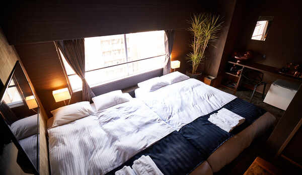 ダブルツインルーム（専用バスルーム）