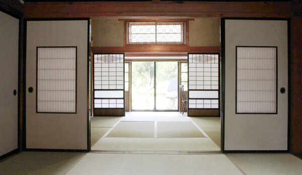 カラふるカネモ：座敷