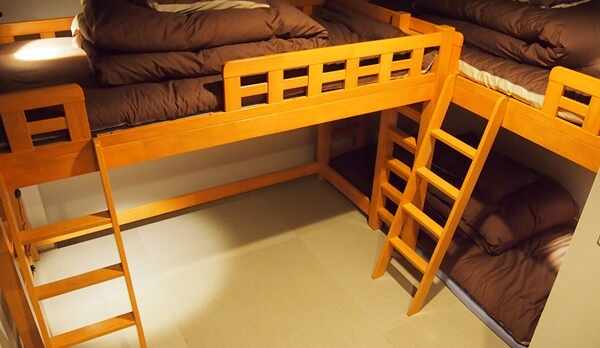 【３〜４名様用個室（バス・トイレ付）】