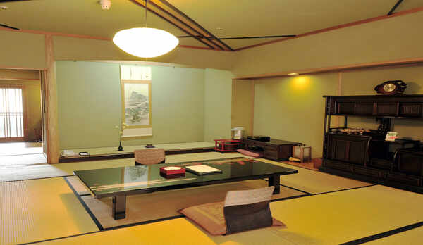 ◆和室12.5畳＋広縁付き