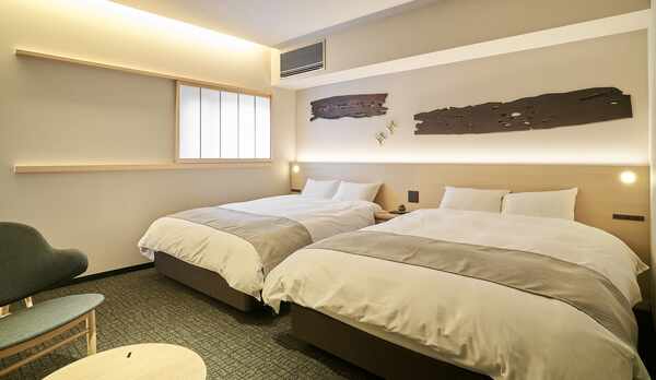 【02号室　Kiri-kougei】シモンズ製ダブルベッド（ベッド幅140㎝&times;2台）