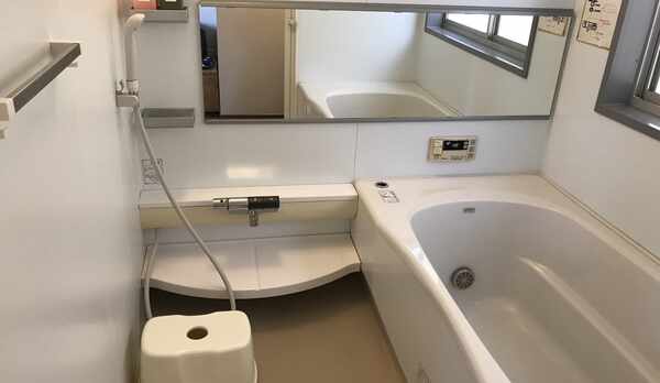 バス付・トイレ共用２，３名