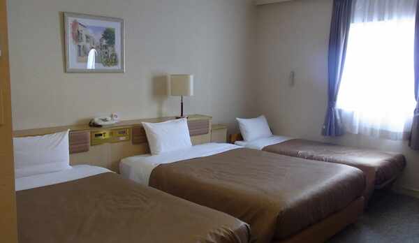 本館トリプルルーム（ツイン+エキストラベット）