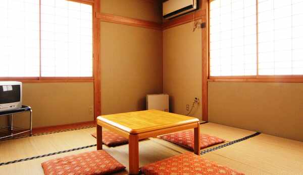 ・客室『雪割草』和室8畳　