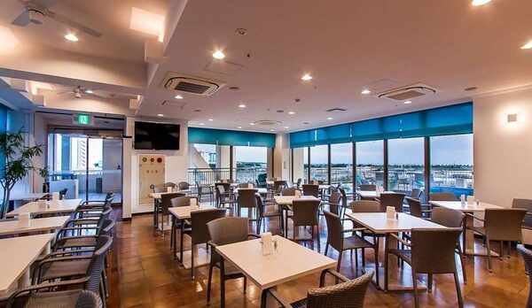 レストラン内ホール