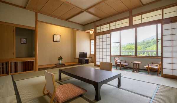 客室　本館２階和室