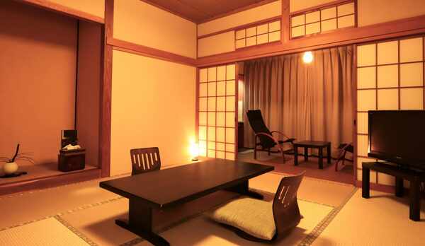 客室飯綱・黒姫は、和室八畳のスタンダードな和室です。 