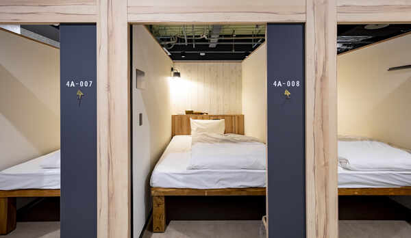 ■お部屋タイプ名：女性専用キャビン／ベッド幅120cm&times;1台  ■定員：最大2名