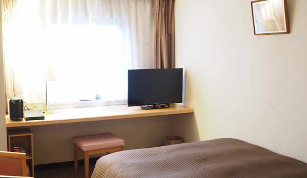 ダブルルーム喫煙可　16平米