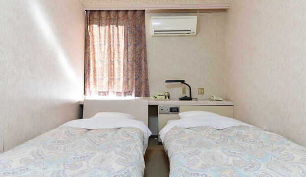 *【ツインルーム】シンプルな洋室のお部屋です