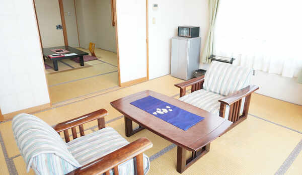 別館3階10畳間（山波）