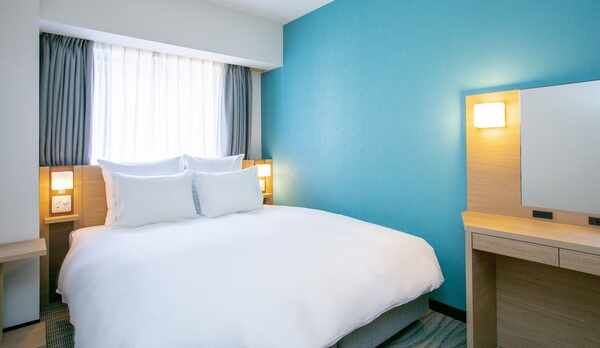 モデレートダブルルーム。2名様はもちろん、1名様で広々したベッドを利用したいお客様にもオススメです。