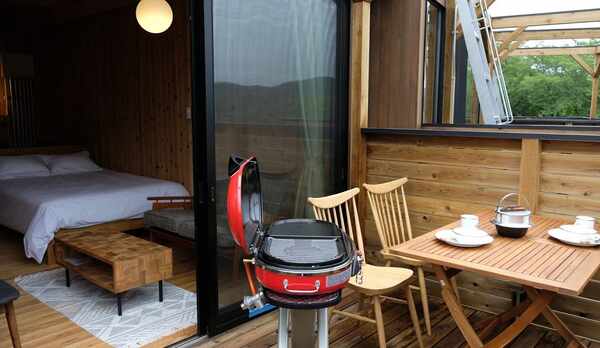 サークルロッジデッキ側