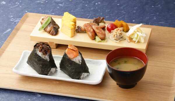 和朝食（おにぎりバージョン）