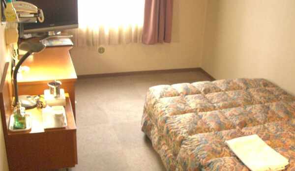 シングルルーム・・全室セミダブルベット／空気清浄機・・ナノイー・・完備／Ｗｉ−Ｆｉ通信ＯＫ