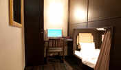 プレミアムキャビン（室内）　特典【パソコン付・セミダブルベット完備】　