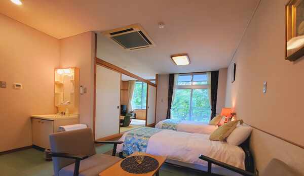 全室４２平米以上の広い和洋室に開放感ある大きな窓