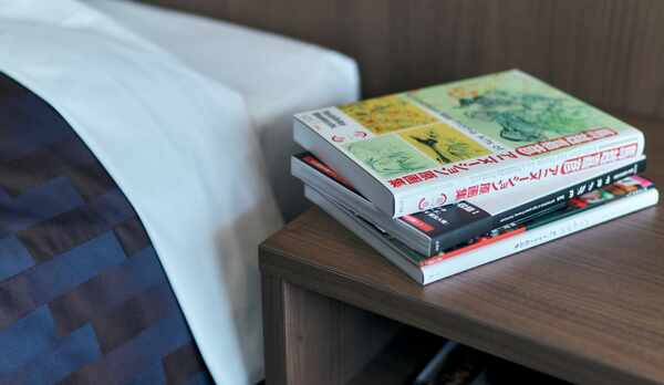 ≪新館≫プレミアツイン別邸：シモンズ社製セミダブルベッド（１２０ｃｍ&times;２００ｃｍ）&times;２台