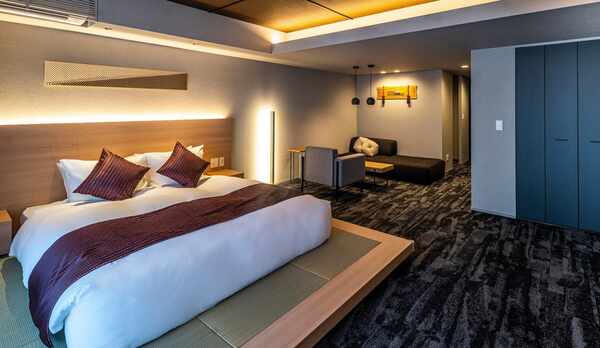 【キング１台、ソファベッド１台】プレミアデラックスダブル