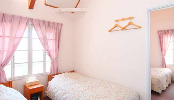 【客室】クローバー。広いお部屋でプライベートなひとときをお楽しみ下さい