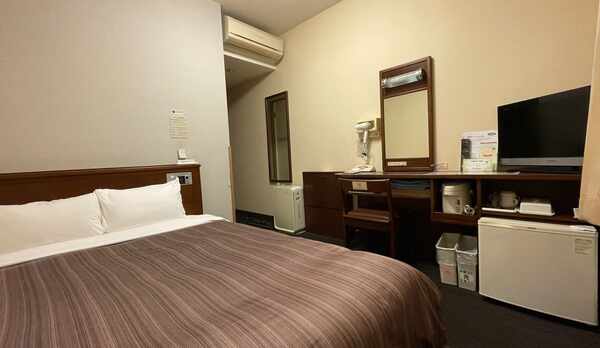 セミダブルルーム　12.4㎡？ベッドサイズ　130&times;200