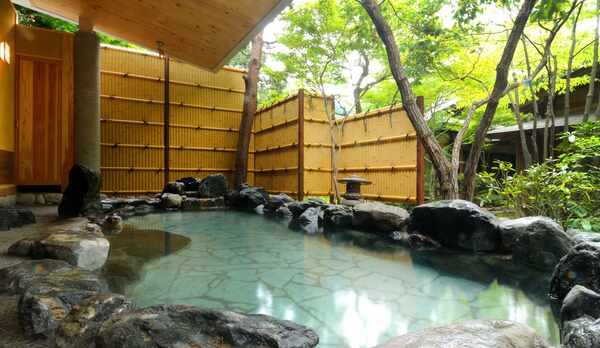 露天風呂「侘び湯」