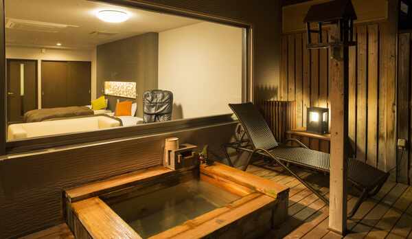 露天風呂付き客室（檜）