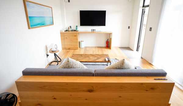 ・【Atype】明るく、開放的なリビングスペースです