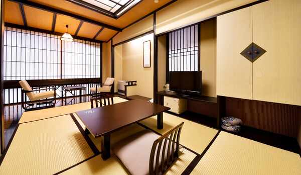 *【和洋室】靴を脱いで畳の空間でゆったりと。