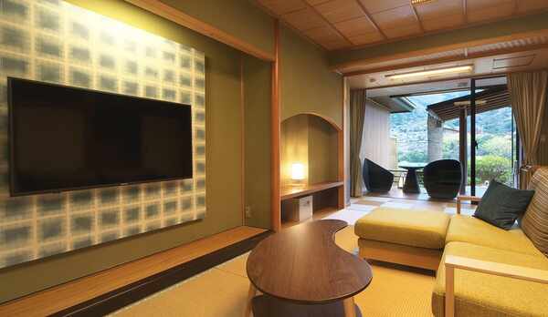 モダンにコーディネートされた和洋室