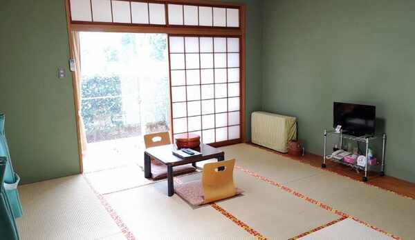 ＊客室／10畳和室　ゆっくりと羽を伸ばしてお寛ぎくださいませ。