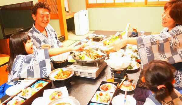 お食事はうれしいお部屋食！！