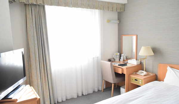 【シングルルームＡ】【ダブルルームＡ】120cm幅のセミダブルベッドでゆっくりとお休み頂けます♪