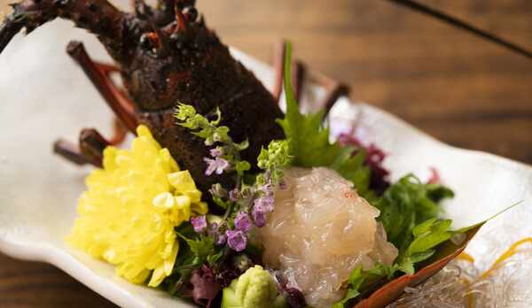 夕食には、新鮮な海の幸を