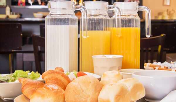 *ご朝食一例/一日の活力となる朝ごはんは、バイキングスタイルで。パン・サラダ・スープすべて食べ放題！