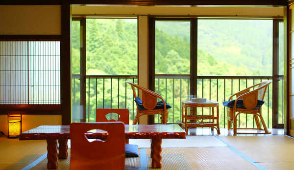 客室／もみじの間　２間