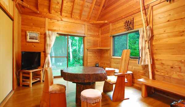 【レッドシダーコテージ】